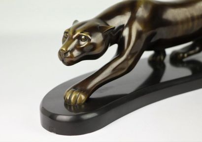 null Georges LAVROFF (1895-1991).

Panther on the move.

Bronze with a brown patina,...