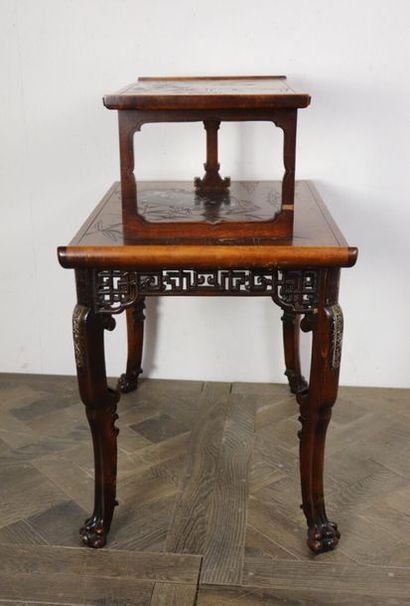 null Gabriel VIARDOT (1830-1904).

Tea table in moulded, carved and openworked wood...