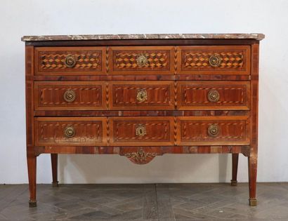 Veneer marquetry chest of drawers opening...