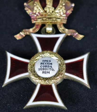null AUTRICHE.

Grand Croix de l'Ordre Impérial de Léopold, en or et émail blanc...