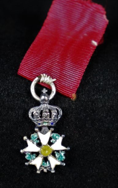 null Lot de deux ordres de la Légion d'honneur

Une, Chevalier d'époque Monarchie...