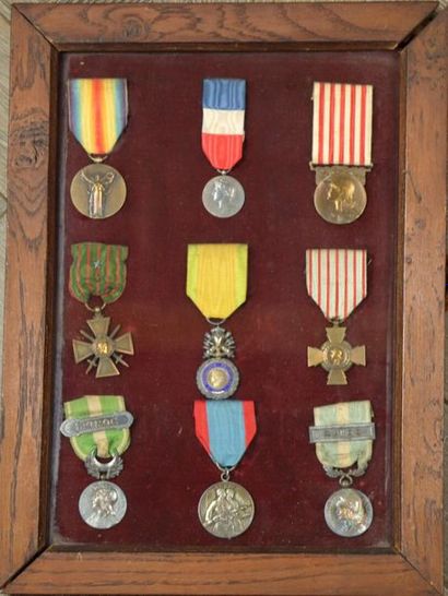 Set of nine military medals, presented in...