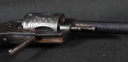 null Revolver Montenegrin 1890

Rebronzé et jaspé - Mécanisme à revoir

