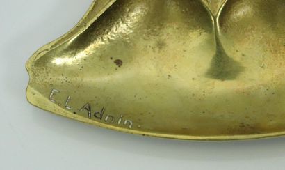 null Ernest Louis ADNIN (1881-1957).

Bronze tidy with a moth decoration, signed.

L_9.5...