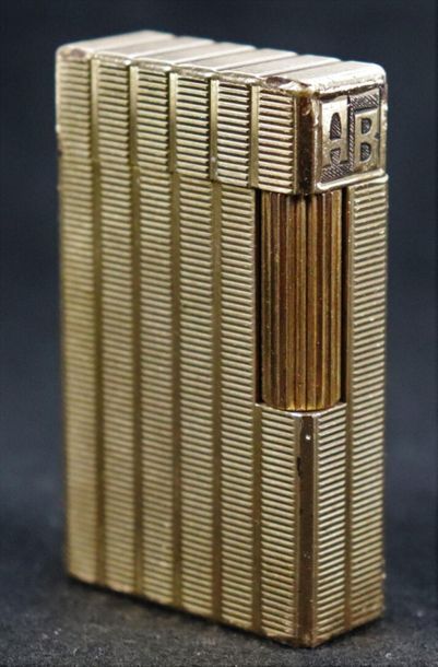 null Lighter DUPONT.

Gold-plated, monogrammed AB, Punch.

In working order. Supplied...
