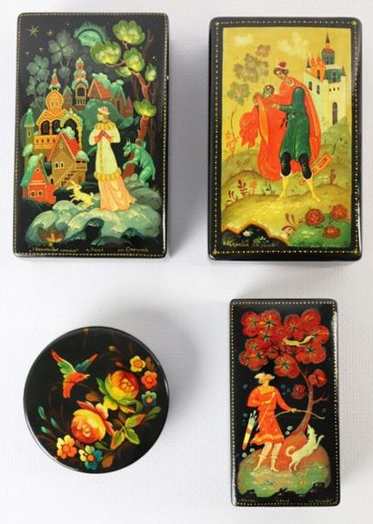 null Four signed Russian lacquer boxes.

L_6.5 cm to 10 cm and D_6.2 cm.