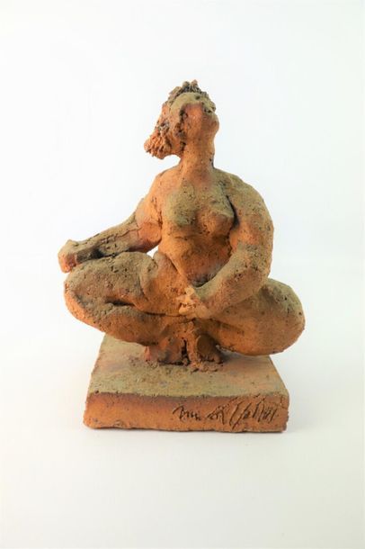 null Michel WOHLFAHRT (1949).

Un moment solitaire.

Sculpture en terre cuite, signée.

H_24.5...