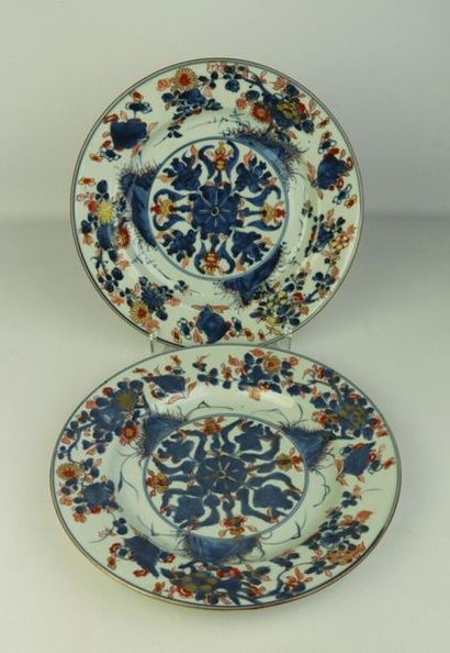 null CHINE.

Paire de plats en porcelaine à décor Imari.

XVIIIème siècle, époque...