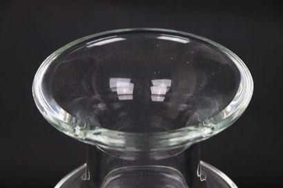 null Vase sur piédouche en cristal.

H_26,3 cm D_16,5 cm