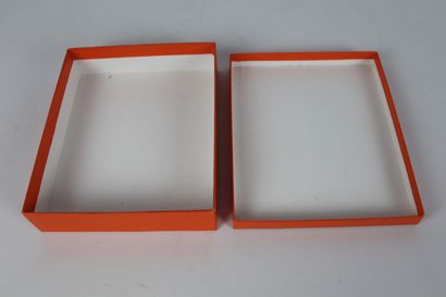 null HERMES, Paris.

Six boites en carton orange griffé