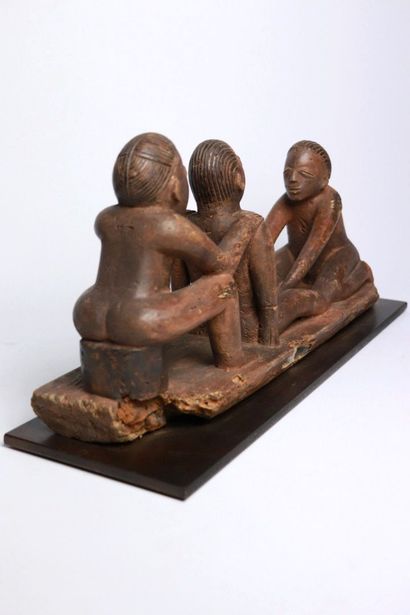null LEGA, République Démocratique du Congo.

Scène d'accouchement en bois sculpté.

Travail...