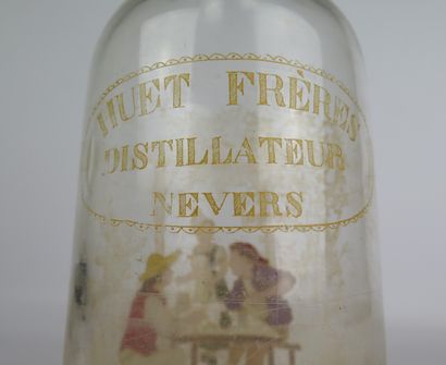 null HUET Frères, distillateur à Nevers.

Rare carafe en verre émaillé à très beau...