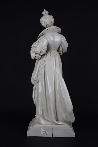 null Paul DUBOY (1830-c.1887).

Femme de la Renaissance en porcelaine émaillée blanc.

Signée...