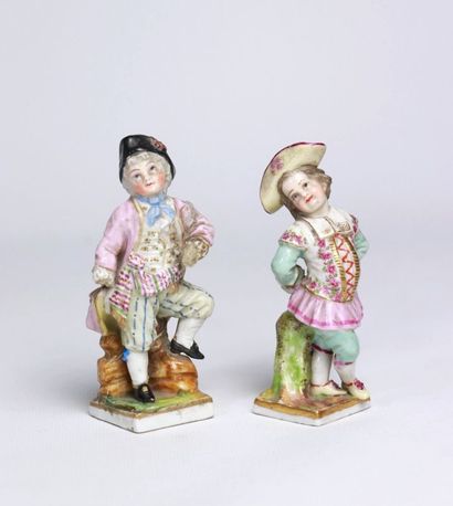 null MEISSEN et DRESDE.

Deux statuettes en porcelaine polychrome figurant des enfants...