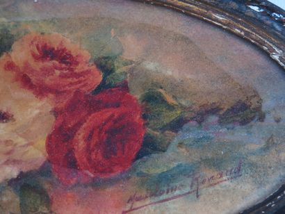 null Madeleine RENAUD (1900-1994).

Roses anciennes sur un entablement.

Aquarelle,...