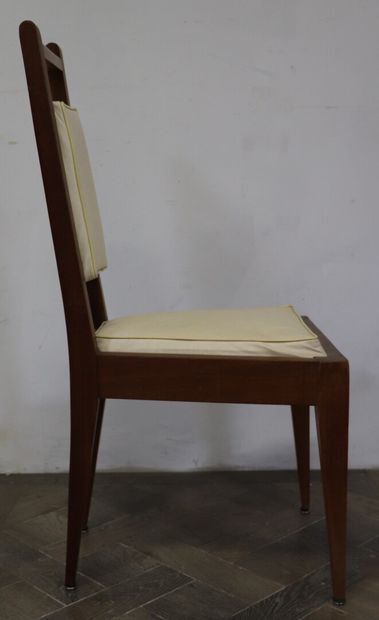 null Travail français des années 1940.

Paire de chaises en bois exotique, garniture...