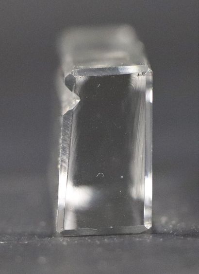 null Suite de onze porte-couteaux en cristal de forme moderniste.

L_8 cm