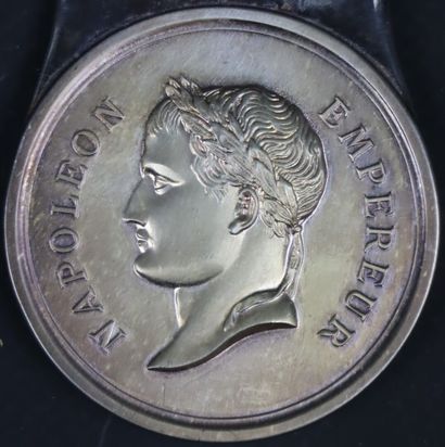 null CHRISTOFLE, collection Gallia.

Décapsuleur en métal argenté, au profil de Napoléon...