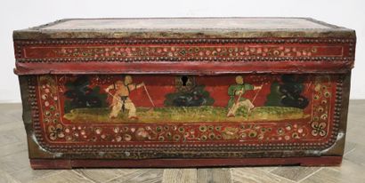 null CHINE.

Coffre décoratif en bois peint à décor de combattants sur fond rouge....