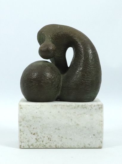 null Georges HANSKENS (né en 1959).

Maternité.

Bronze, sur un socle en marbre.

H_21...