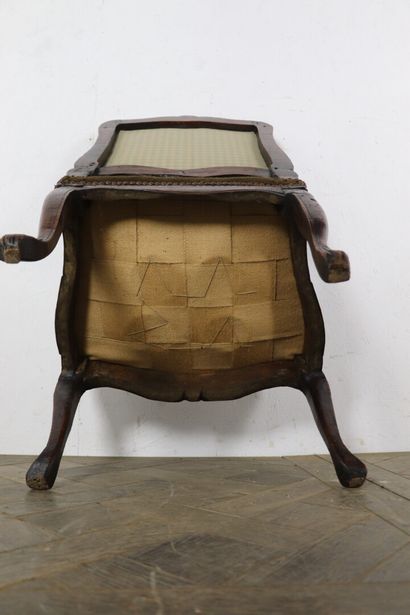 null Chaise en bois mouluré et sculpté.

Epoque Louis XV.

Garniture de tapisserie...