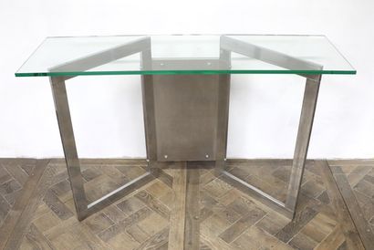 null Travail des années 1960-1970.

Table console à piétement en métal chromé, plateau...