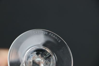 null LALIQUE France, modèle Fréjus.

Suite de quatre verres à vodka en cristal.

H_12,5...