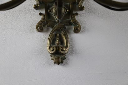 null Paire d'appliques en bronze à quatre lumières de style néogothique.

XIXème...