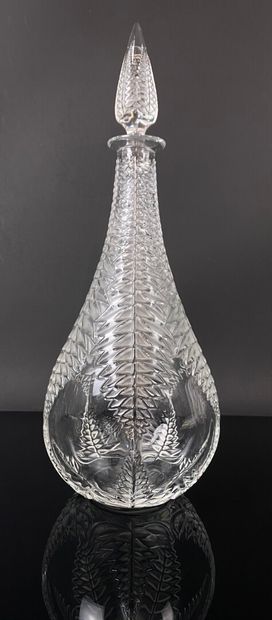 null LALIQUE France. 

Carafe en cristal à décor de fougères.

H_ 36.7 cm