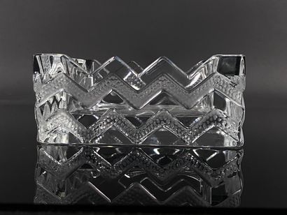 null LALIQUE France.

Cendrier "Soudan" en verre gravé de motifs géométriques.

L_...