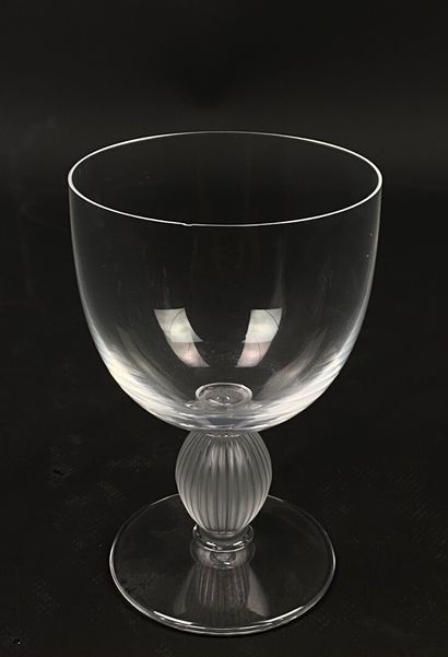 null LALIQUE France, modèle Langeais.

 Service de verres en cristal comprenant :...