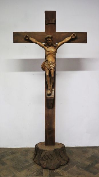 null Louis SARRAUD (1946 - Nevers, 2020).

Important Christ en bois en tilleul sculpté,...