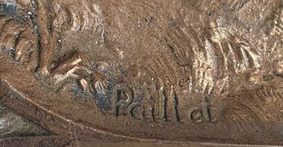 null Lot comprenant un cendrier en bronze figurant un coq, signé Paillet et un presse...