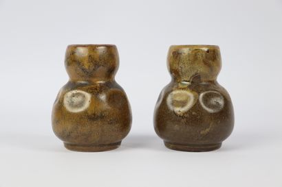 null Alfred LEBRET(1871-1955), attribué à.

Paire de petits vases à panse pincée...