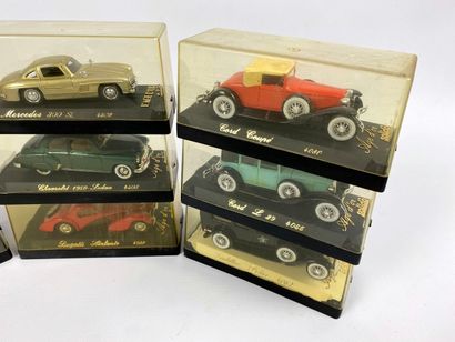  SOLIDO AGE D'OR. 
Lot de 9 véhicules miniatures 1/43e. 
Boîtes d'origine ; dont...