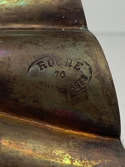 null Moule à Kouglof en cuivre, marqué "ROCHE" 70 Bd MALESHERBES".

H_ 10 cm D_ 14...