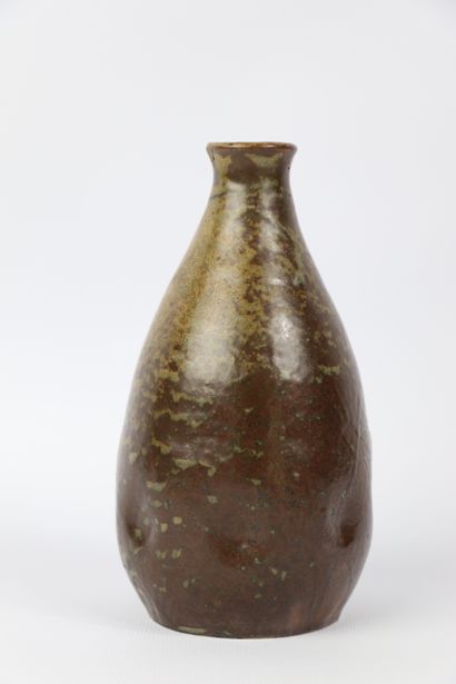 null Maurice MERCIER (1906-1993) à Saint-Amand.

Vase ovoïde à col étroit en grès...