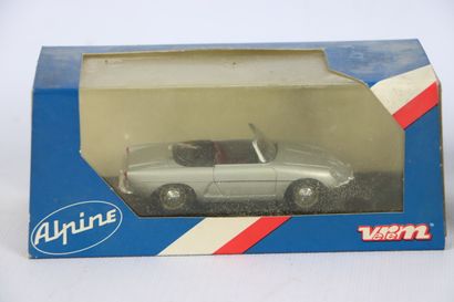 null Lot de 9 véhicules miniatures 1/43e.

Boîte d'origine, dont CITROEN 2CV TYPE...