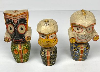 null MEXIQUE.

Trois statuettes en bois polychrome.

H_ 10.5 cm à 12 cm