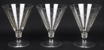 null SAINT LOUIS, modèle Lisieux.

Suite de trois verres à eau en cristal gravé.

H_12,8...