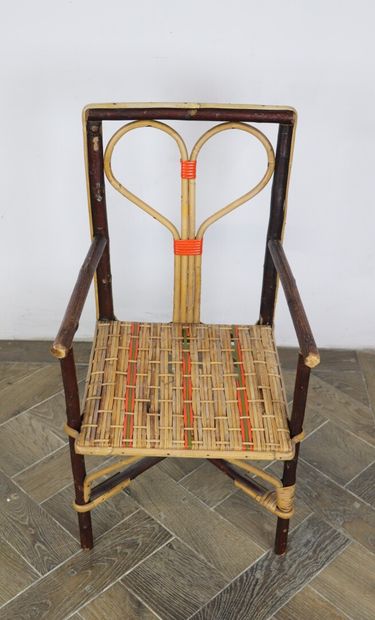 null Table et fauteuil d'enfant en bois et osier tressé.

Vers 1940.

H_50 cm L_49...