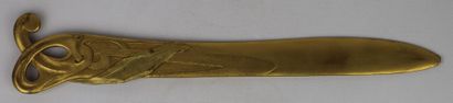 null R. HEYNER.

Coupe-papier en bronze doré à décor de muguet.

Fonte Thiébault...