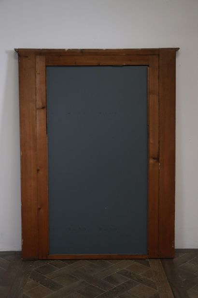 null Miroir de trumeau en merisier.

XIXème siècle.

H_135.5 cm L_105.5 cm