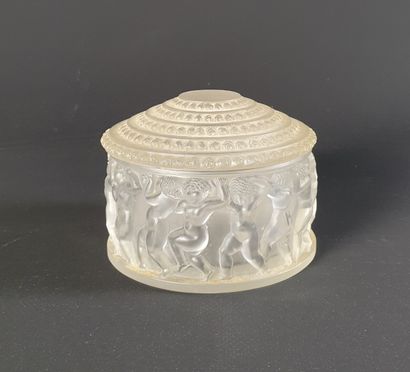 null LALIQUE France.

Bonbonnière ou boîte modèle « Enfants » en cristal moulé à...