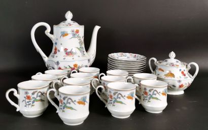 null HAVILAND, Limoges.

Service à thé en porcelaine à décor polychrome, modèle dit...