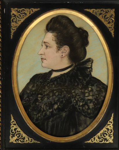 null Ecole française vers 1900.

Portrait de femme de profil.

Crayon et pastel gras...