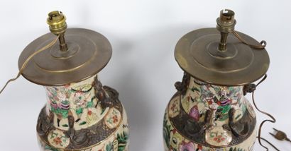 null CHINE, Nankin.

Paire de vases monté en lampe, en grés émaillé à décor de guerriers...