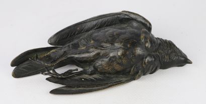 null Ecole française de la seconde moitié du XIXème siècle.

Oiseau mort.

Bronze...