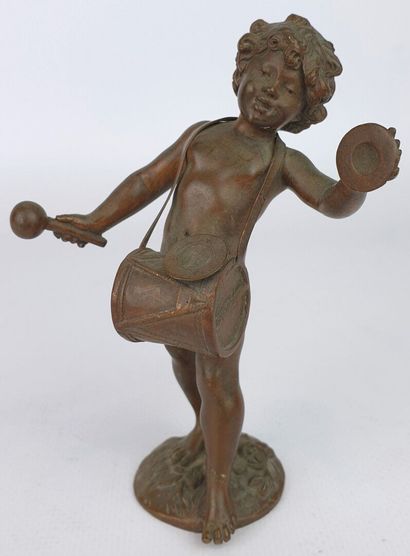 null Auguste MOREAU (1834-1917), d'après. 

Putto aux cymbales et au tambour.

Epreuve...