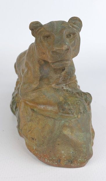 null Antoine Louis BARYE (1796-1875), d'après. 

Lionne allongée.

Epreuve en bronze...